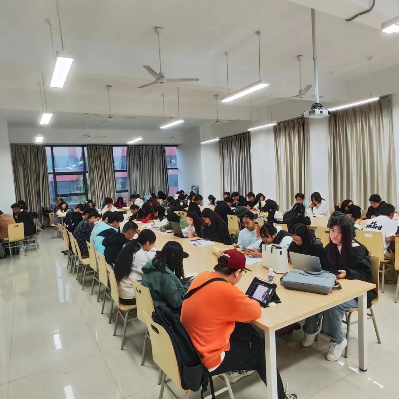 2023级学生特色早自习课堂风采(图2)