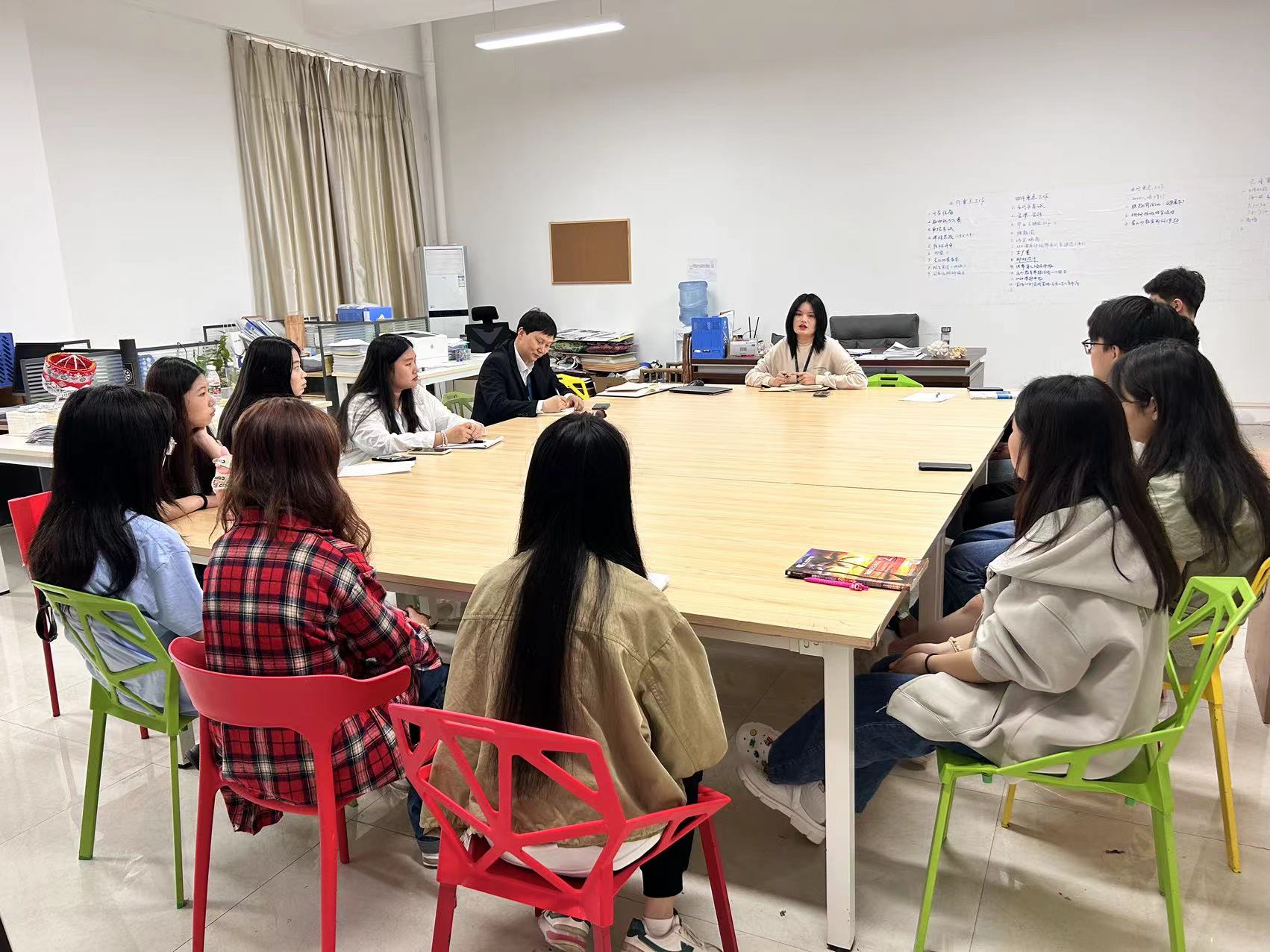 完美世界艺术学院4月月度学生代表座谈会召开(图2)